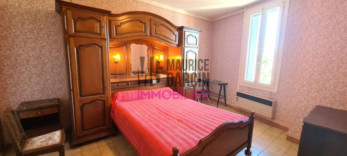 Maison à ENTRAIGUES-SUR-LA-SORGUE