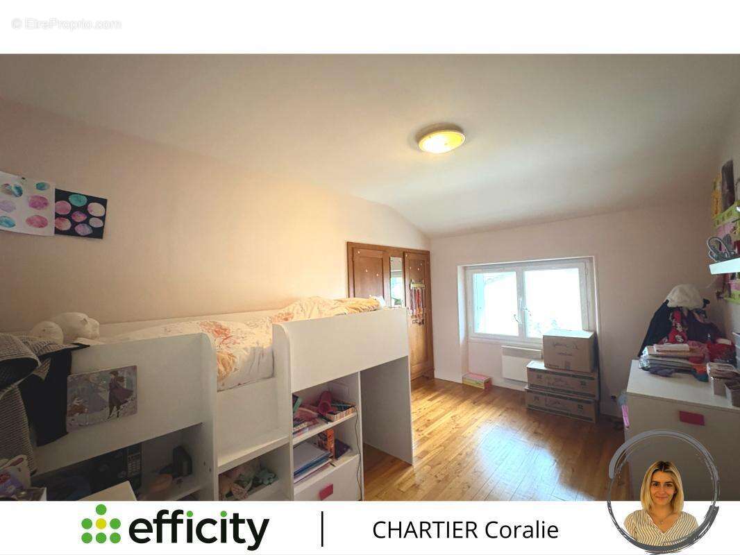 Maison à LA ROCHE-RIGAULT