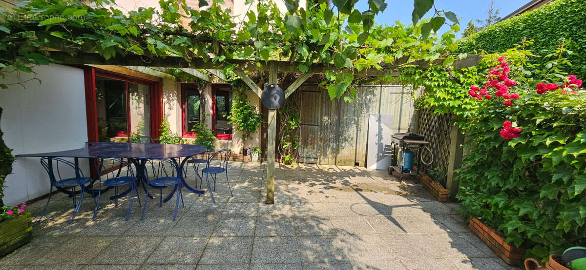 Maison à AMPLEPUIS