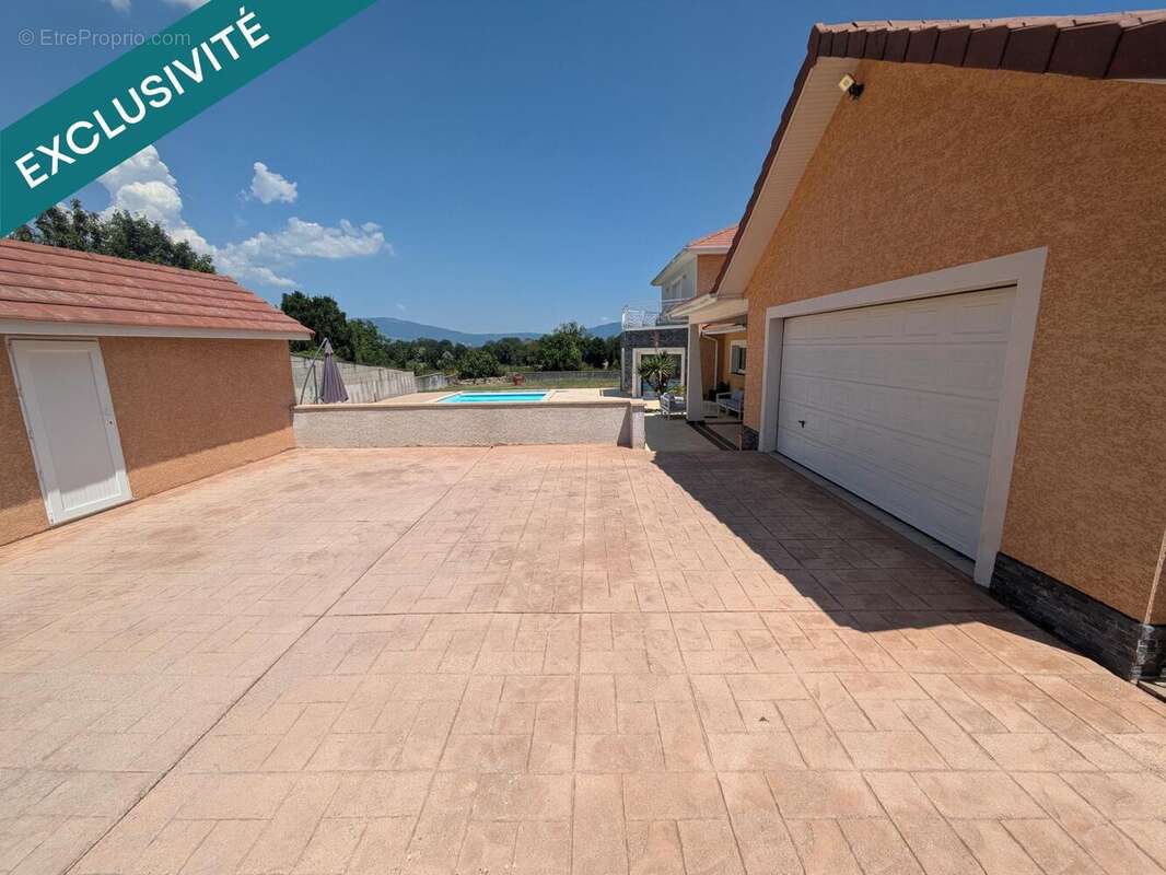 Photo 3 - Maison à VEZERONCE-CURTIN