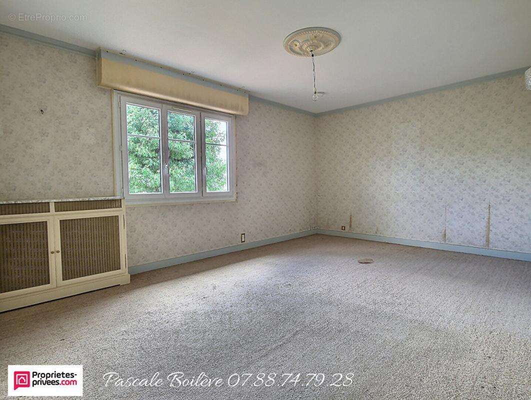 Maison avec rez-de-jardin - Vernantes (49390) - photo 9