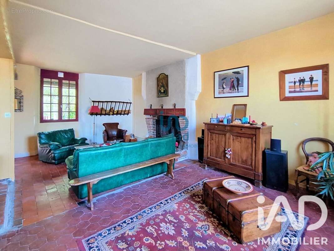 Maison 170 m² à La Bussiere  - photo 2