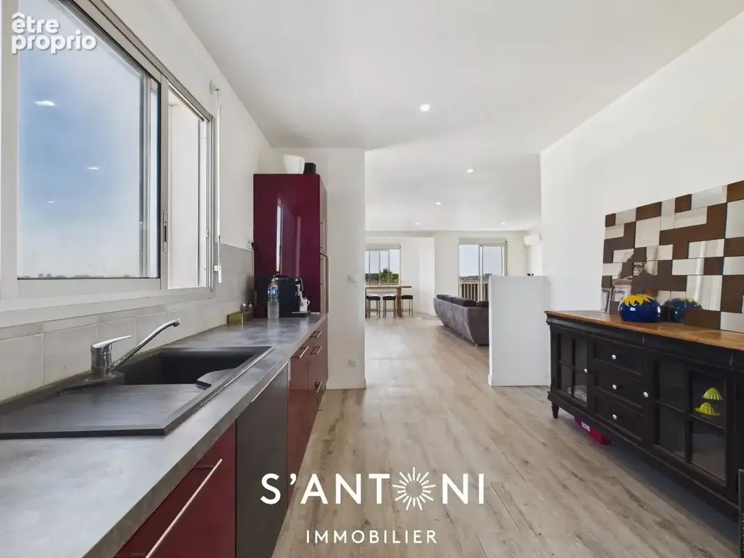 EXCLUSIVITE à CERS  Appartement sans charge de co-propriété DE 100m² entièrement rénové en 2024, 3 chambres, garage, parking pr - photo 4
