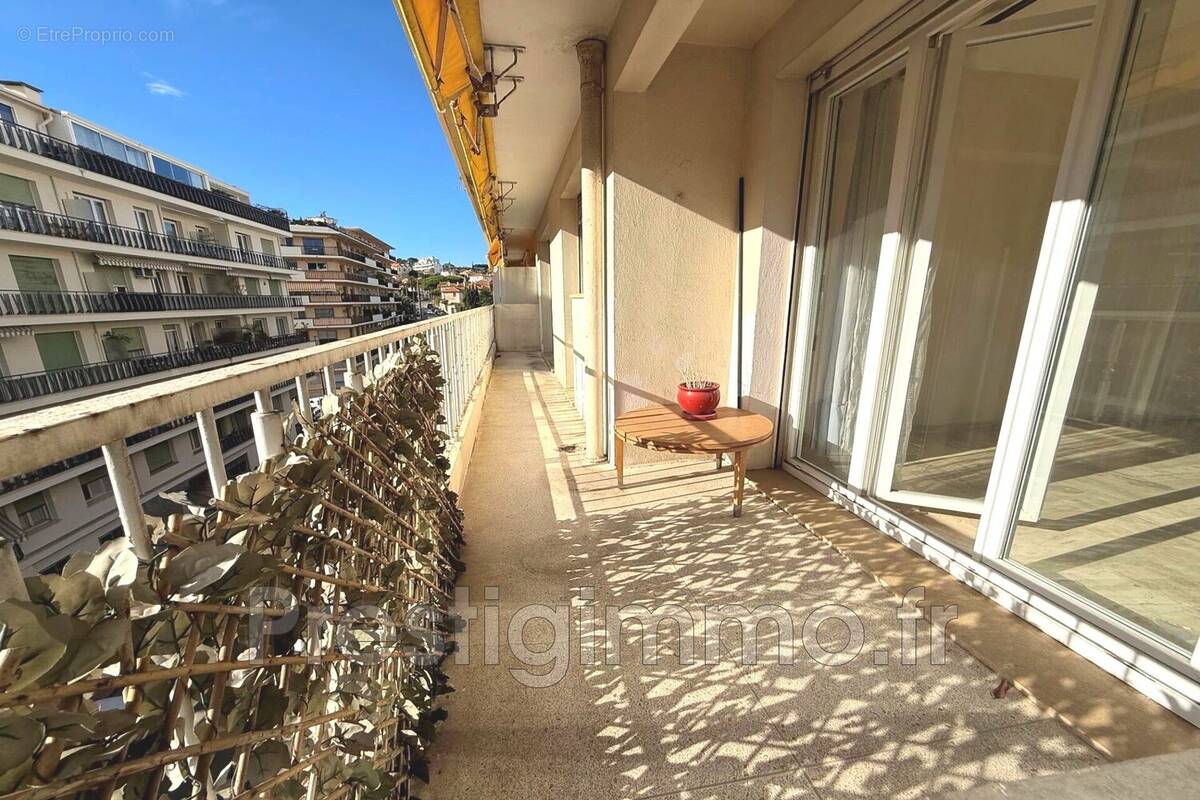 Appartement à LE CANNET