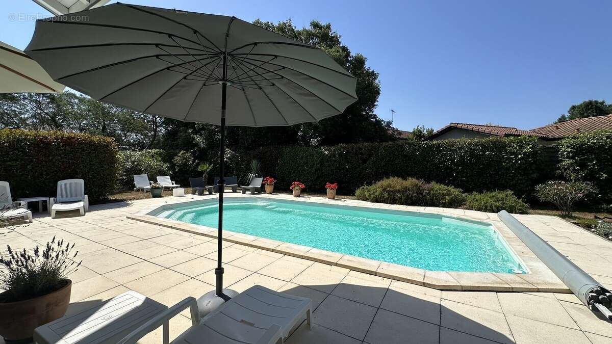 GOLF ET CENTRE VILLE VILLA A PIED POUR CETTE VILLA DE 6 Pièces de 150 m2 sur une parcelle de 800 m2 avec piscine - photo 21