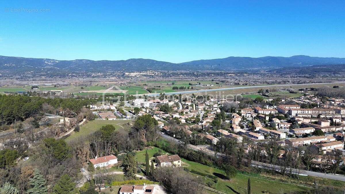 Terrain à LA ROQUE-D&#039;ANTHERON