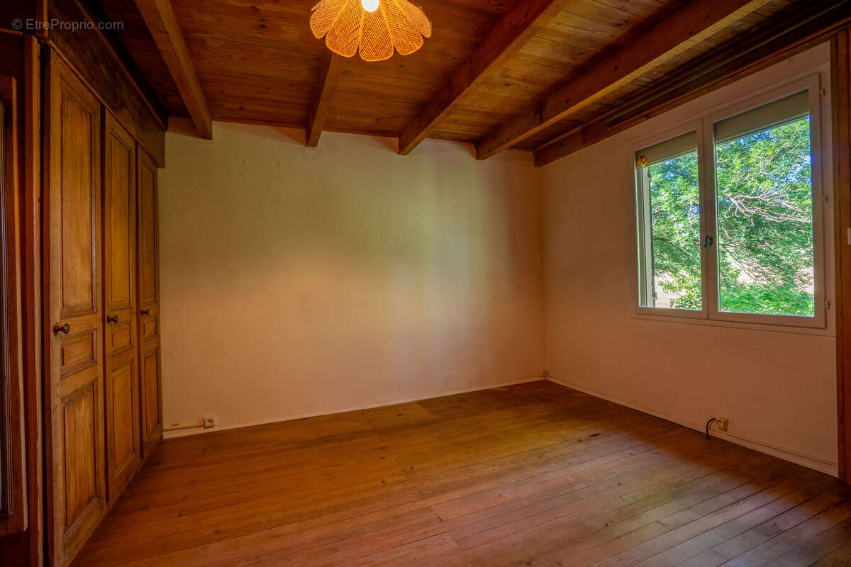 Maison en pierre de avec dépendances et gite - photo 8