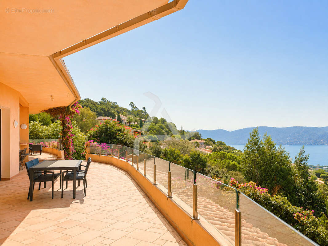 Dans le domaine très exclusif de « marina di fiori » à porto-vecchio villa d’exeption de 354m2 - photo 17