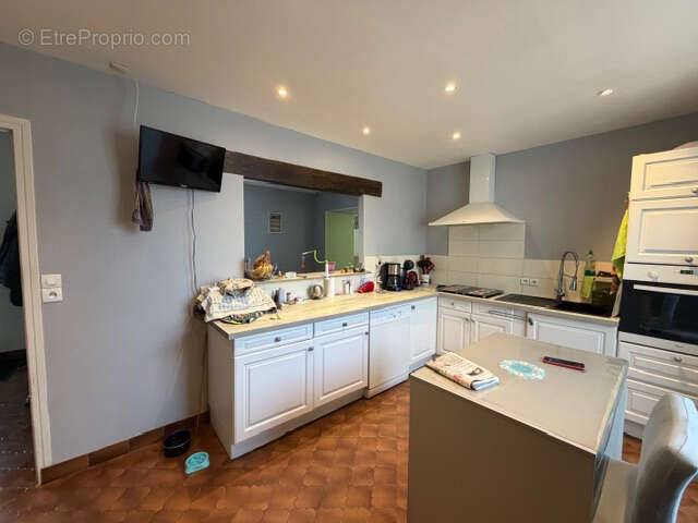 Murs et fonds de bar licence iv avec maison 4 chambres - photo 11