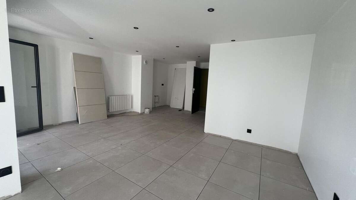 Photo 8 - Appartement à LA TOUR-DE-SALVAGNY