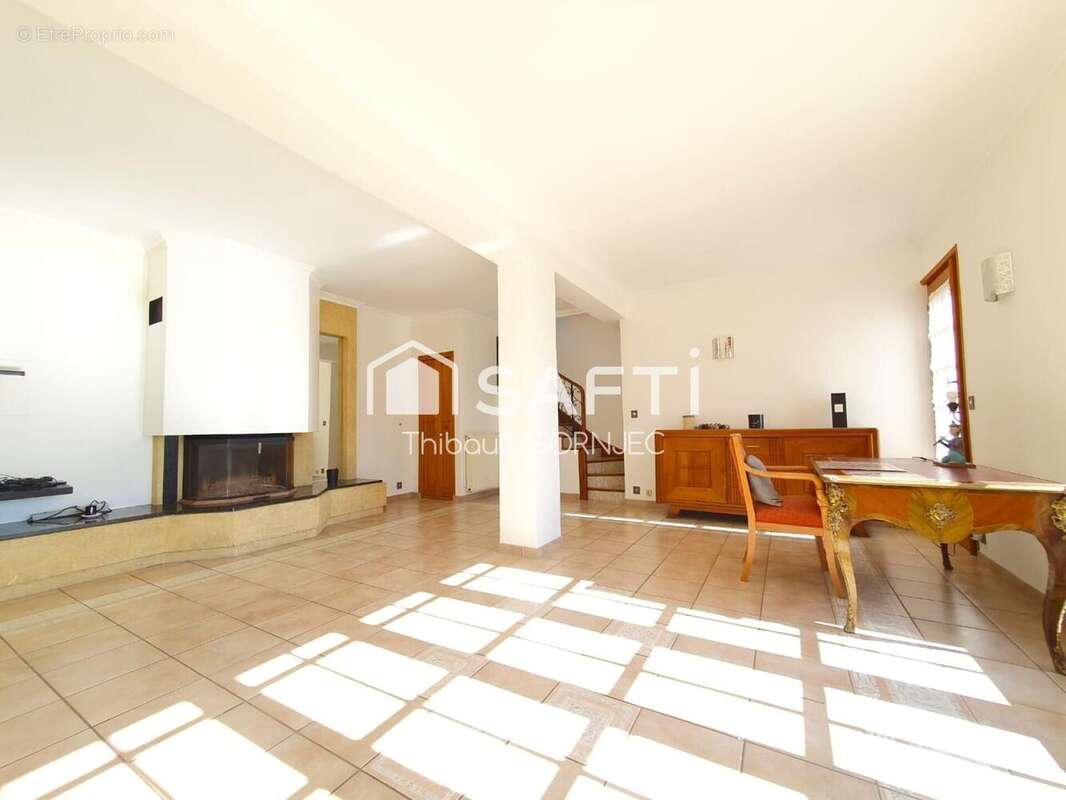 Photo 3 - Maison à VENEUX-LES-SABLONS