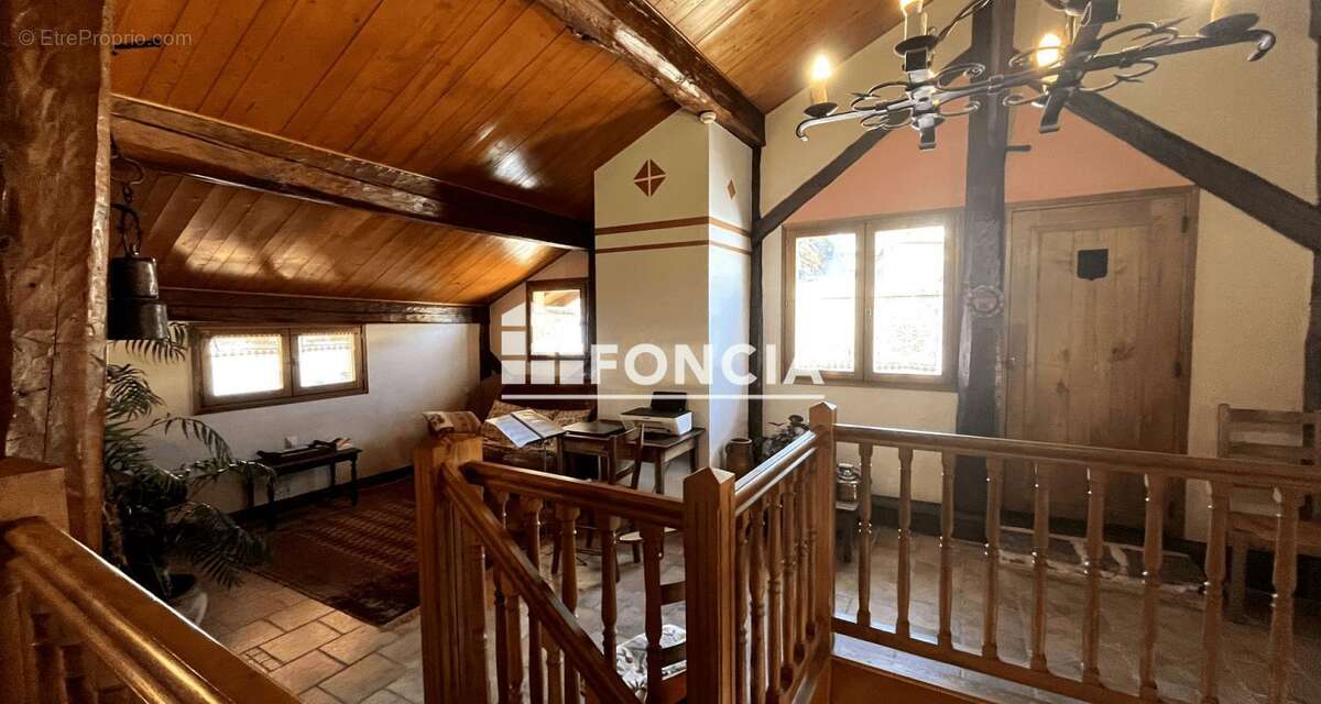 Maison à LES ALLUES