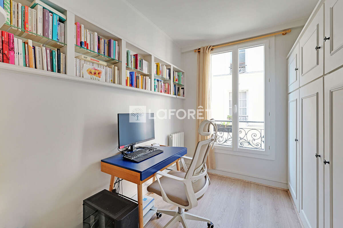 Appartement à PARIS-14E