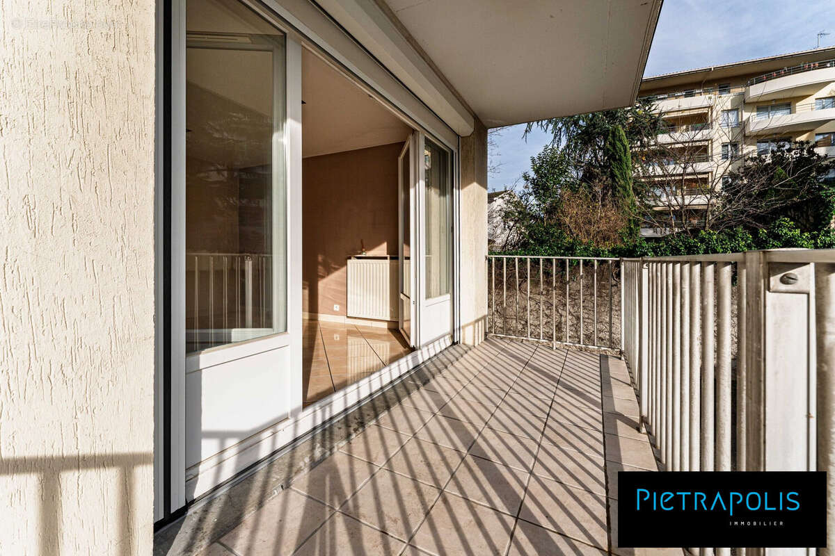 Appartement à TASSIN-LA-DEMI-LUNE