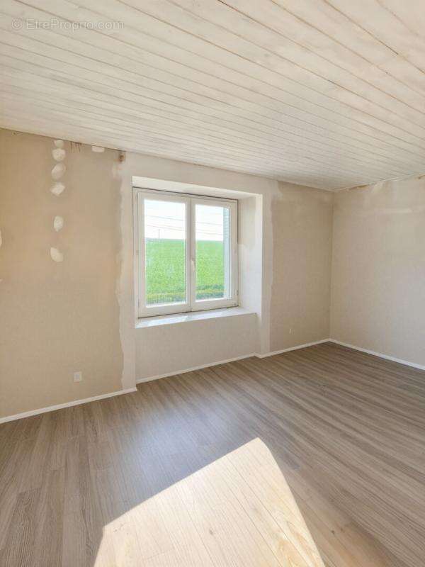 Charmante maison familiale, 5 chambres,  Terrain clos et arboré de 645 m² - photo 16