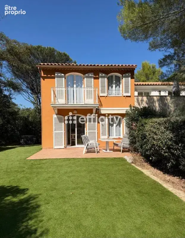 Maison à GRIMAUD