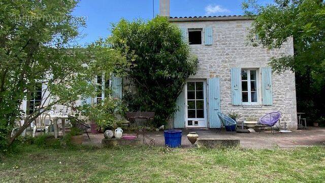 Maison à ECHILLAIS