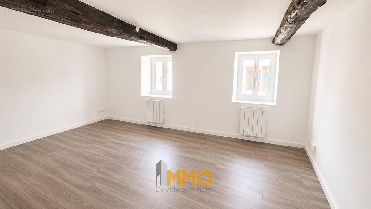 Appartement à L'ARBRESLE