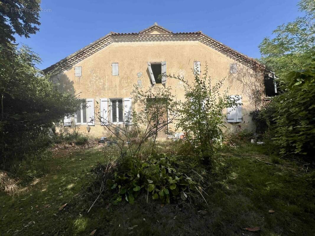Maison à LAUJUZAN