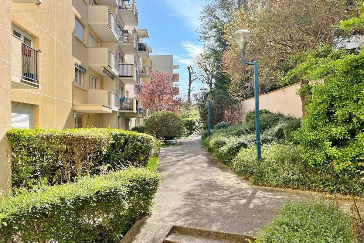 Appartement à SAINT-MAUR-DES-FOSSES