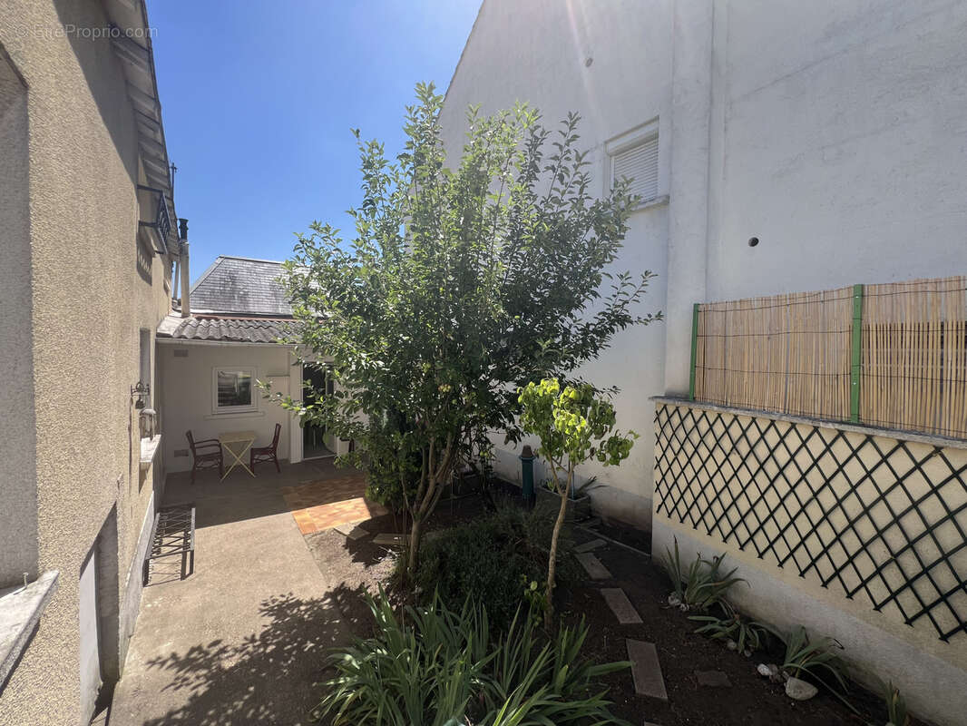 Maison à SAINT-PIERRE-DES-CORPS