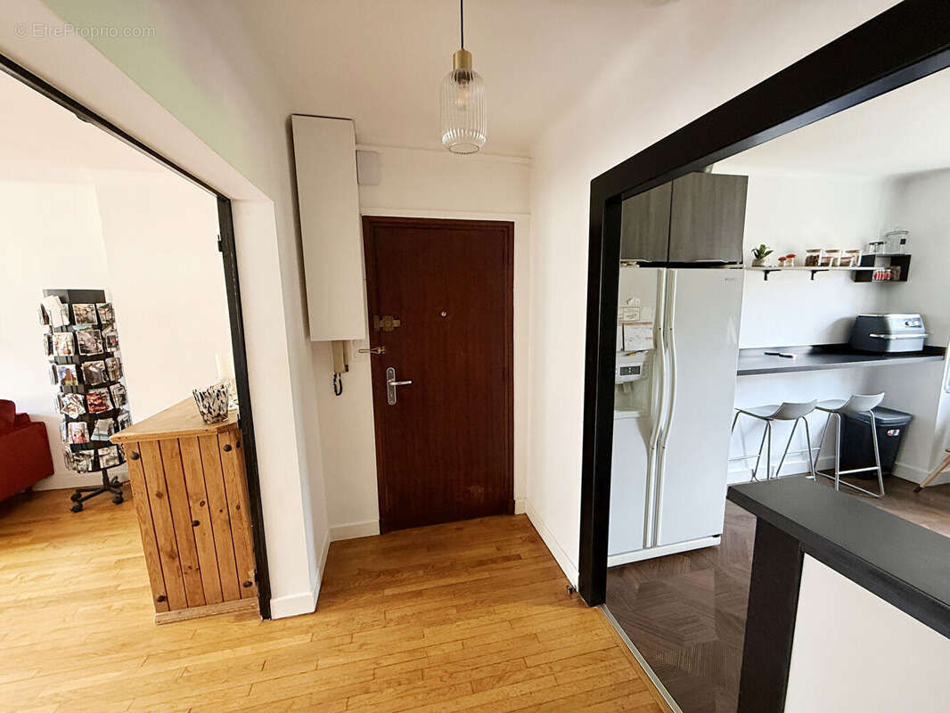 Appartement T4 de 99m2, cave et parking - photo 8