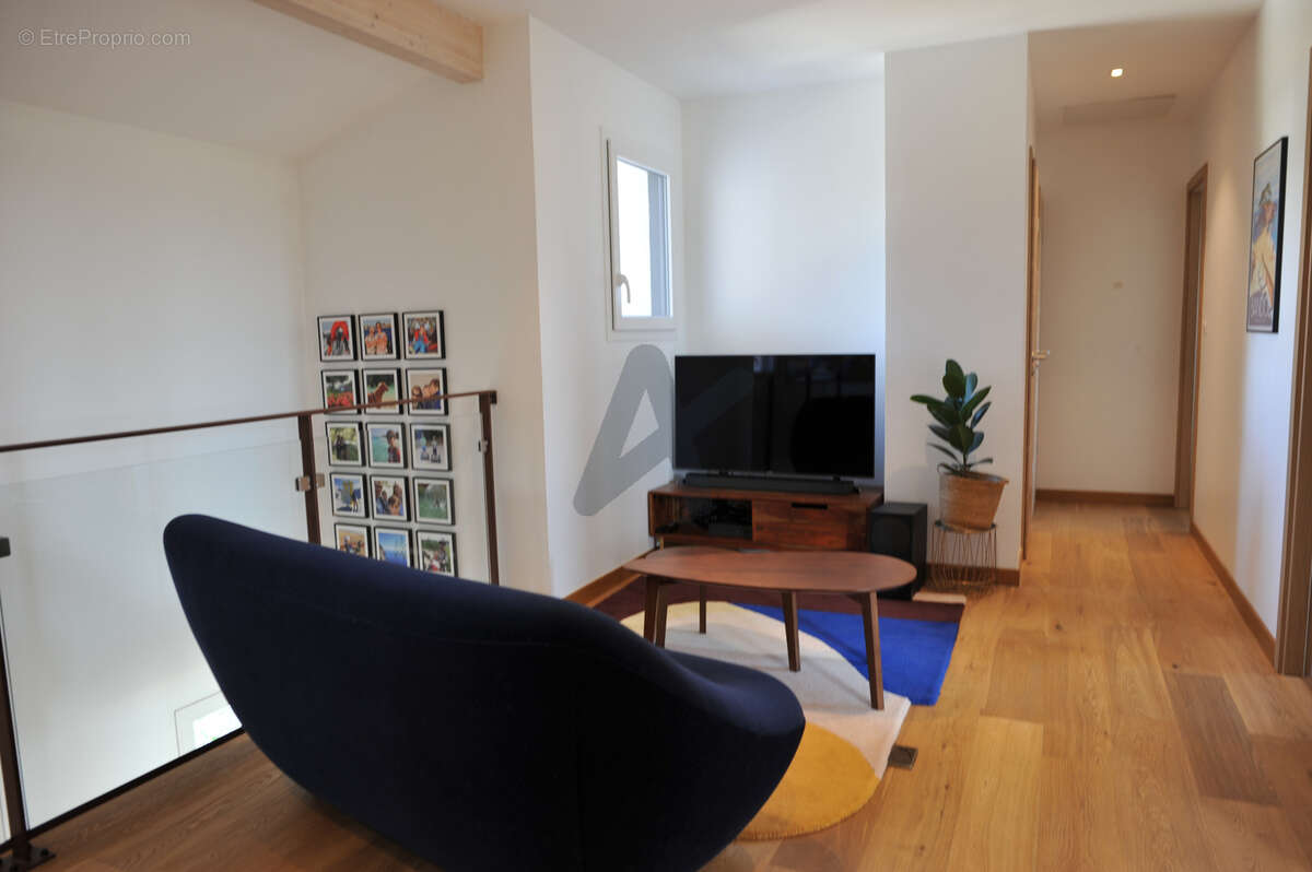 Maison d'archictecte de standing 190 m2 Cinq chambres-2000 m2 de terrain - Piscine - photo 11