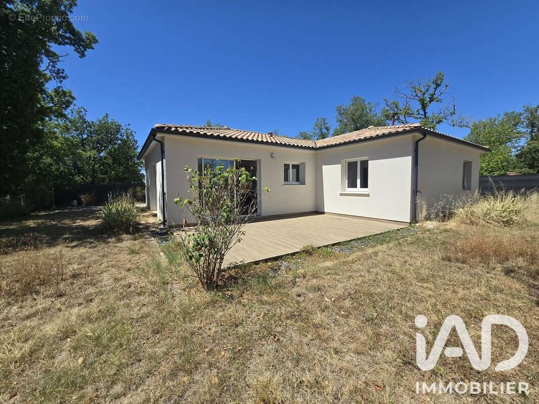 Maison 100 m² à Le Montat  - photo 8