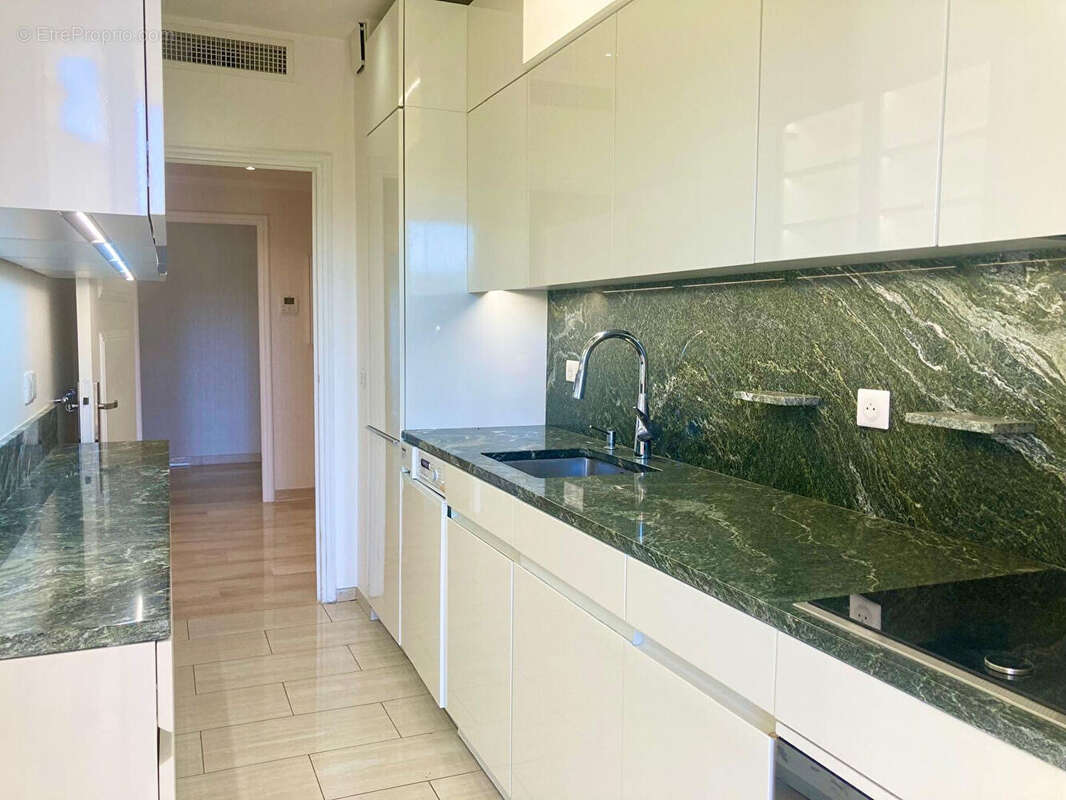 Appartement à MANDELIEU-LA-NAPOULE