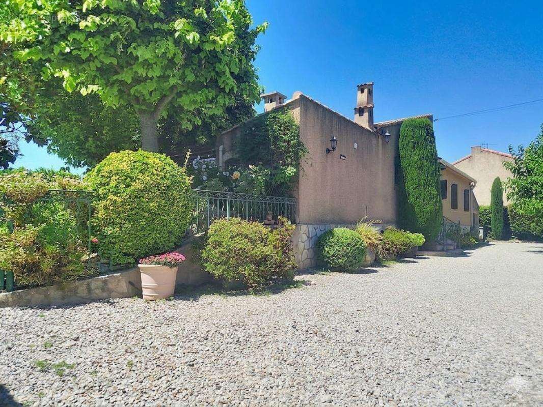 Maison avec piscine et garage, Marseille  quartier Château Gombert 6 pièce(s) 150 m2 - photo 3
