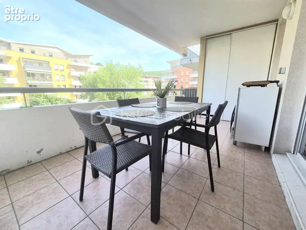 Rare à la vente : Spacieux T5 de 97 m2 traversant avec deux terrasses - photo 2