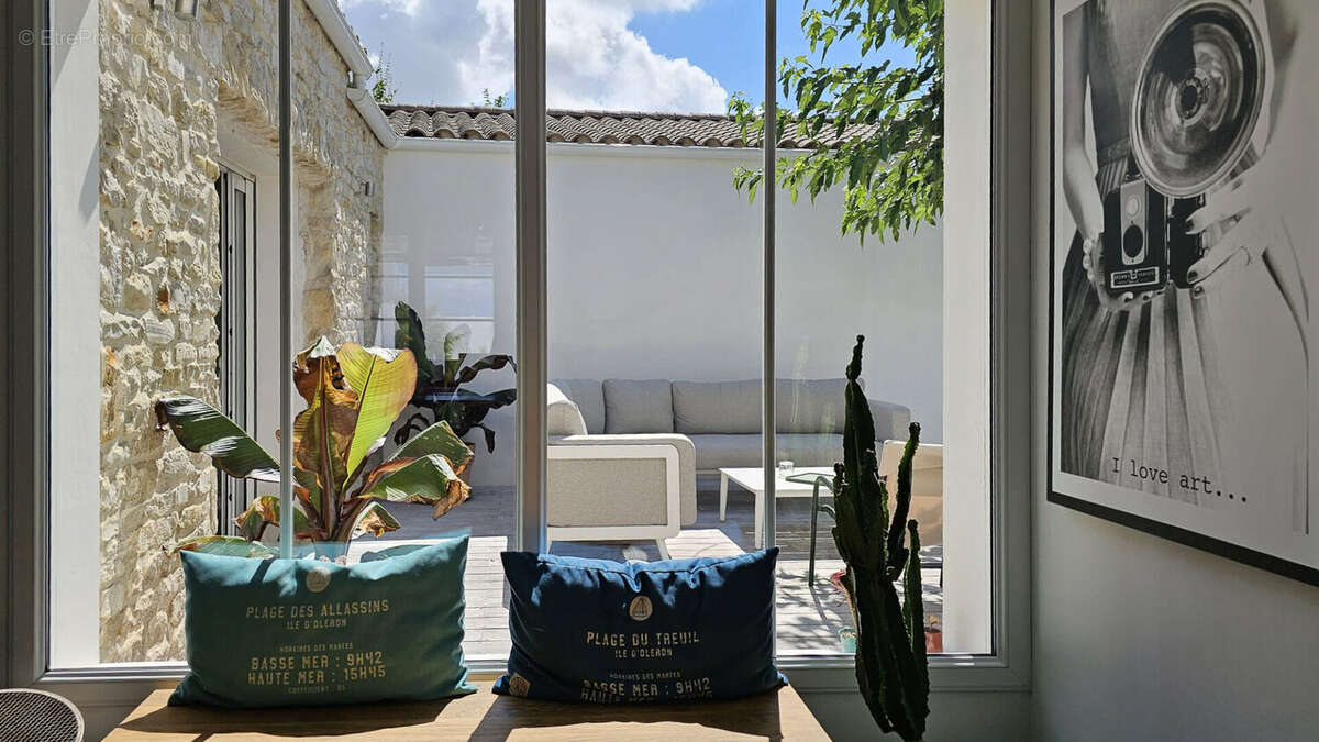 Maison à SAINTE-SOULLE