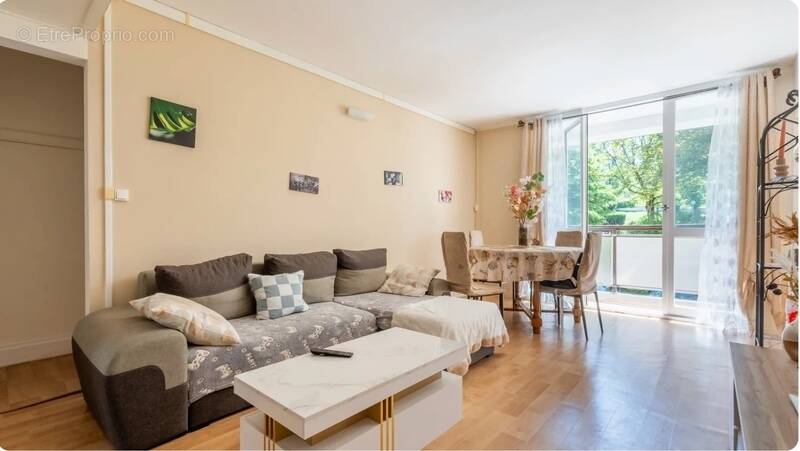 Appartement à CLICHY-SOUS-BOIS