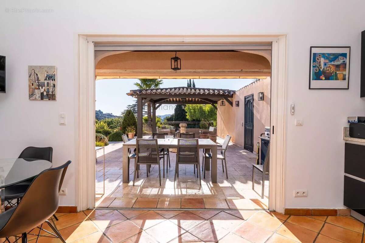 Maison à MOUGINS