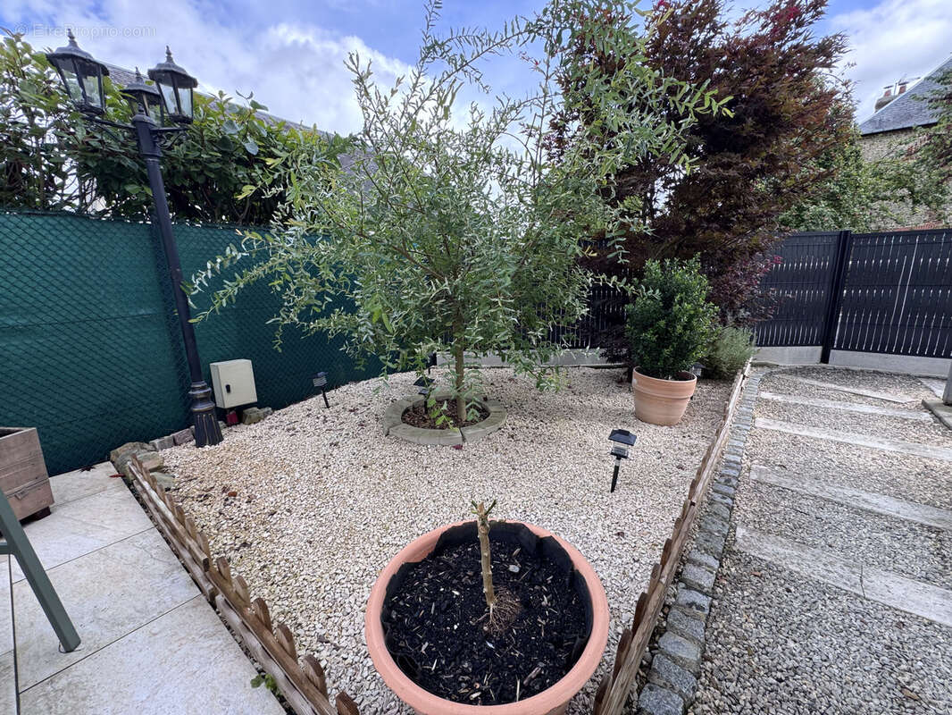 Maison familiale de 111m2 3 chambres, jardin Barentin . - photo 2
