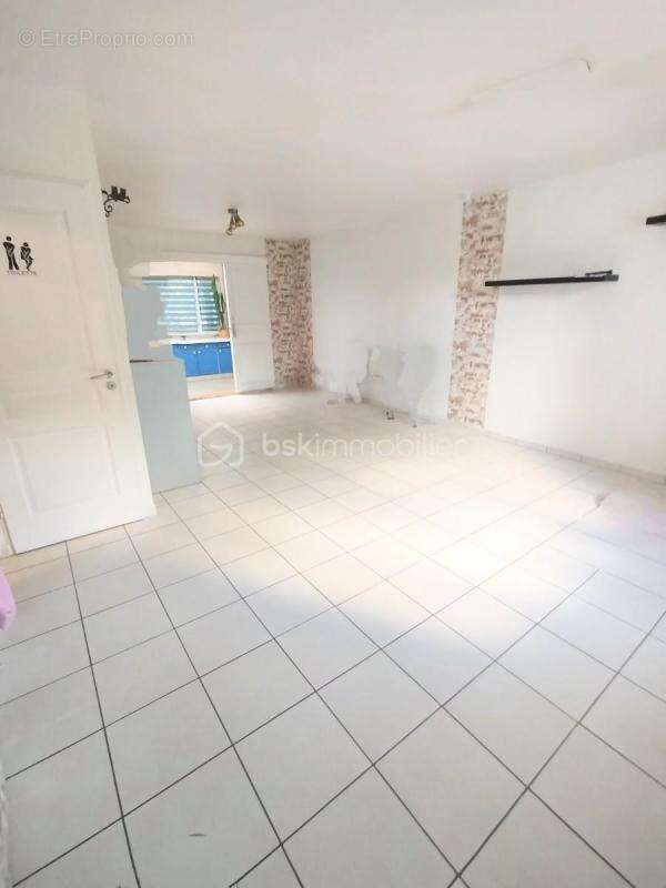 Maison à ORMOY-LA-RIVIERE