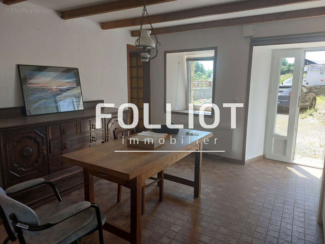 Maison à SAINT-SAUVEUR-LENDELIN