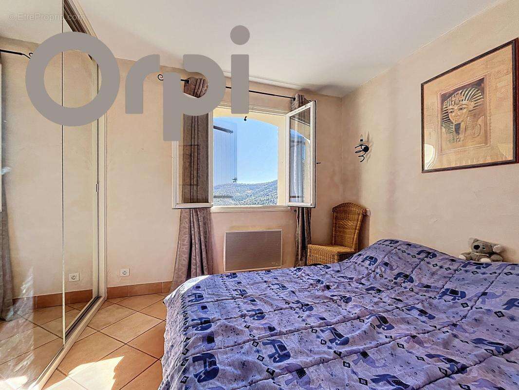 Maison à LES ISSAMBRES