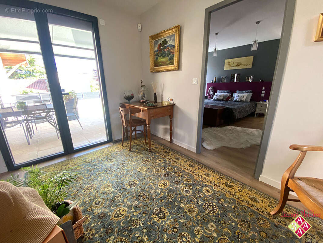 Maison à SAINT-NAZAIRE-LES-EYMES