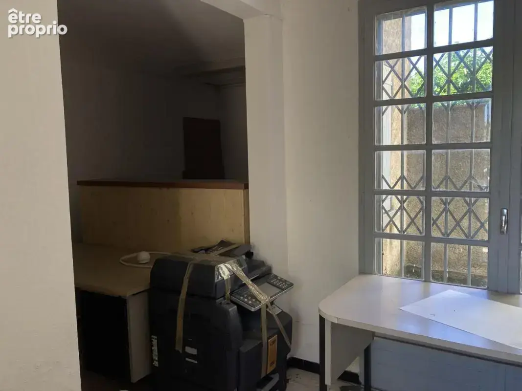 Commerce 261 m² à Beziers  - photo 4