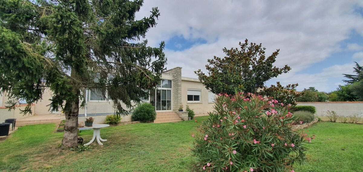 Maison à SAINT-AGNANT