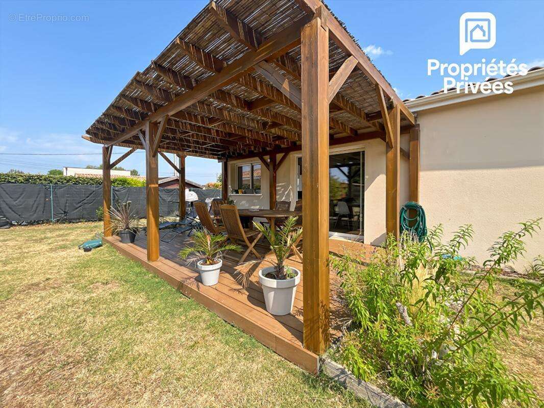 Maison récente de plain-pied avec piscine et garage à Val de Virvée - 305 000 - photo 3