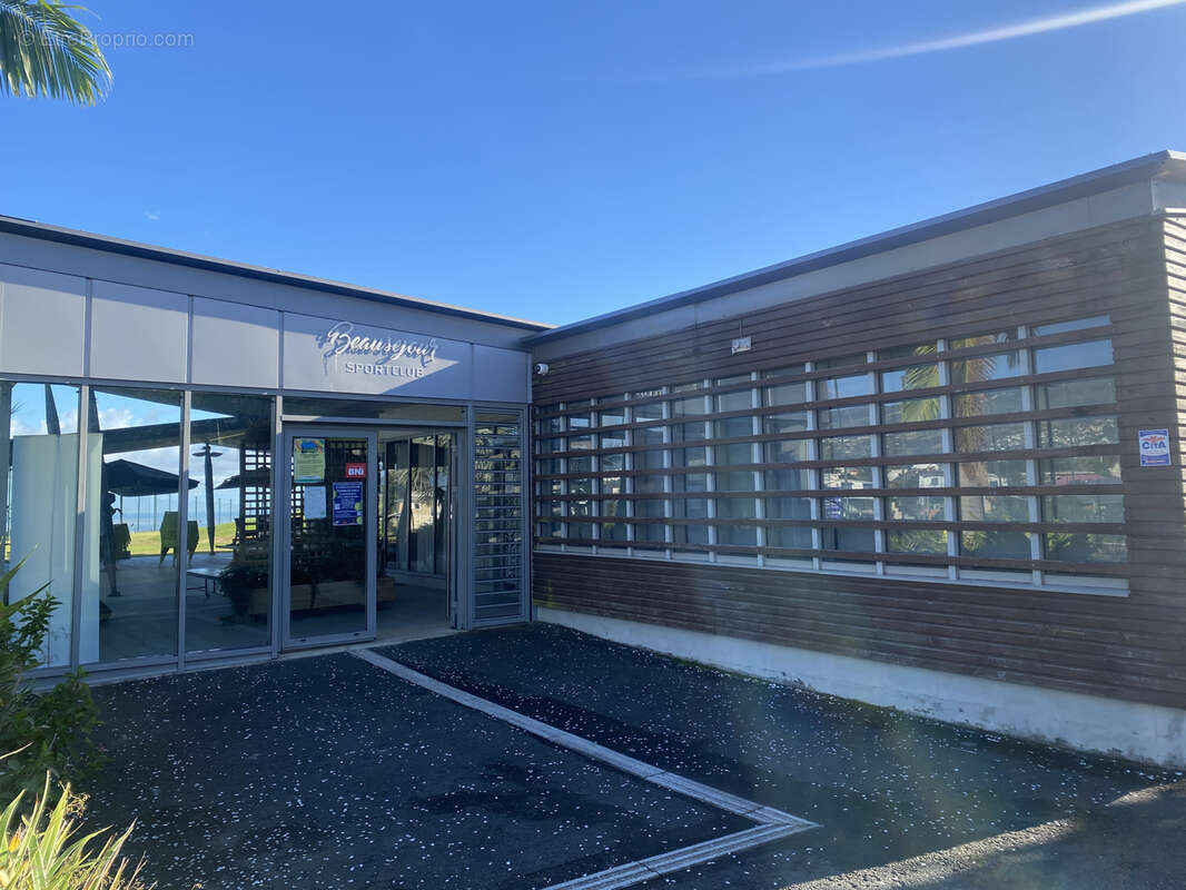 Terrain à SAINTE-MARIE