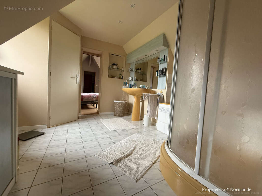 Maison à CORMEILLES