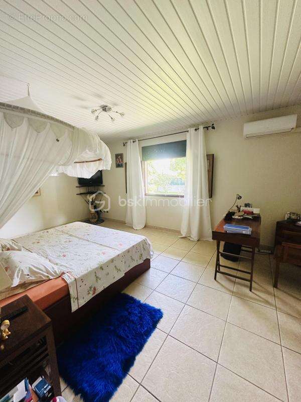 Maison à REMIRE-MONTJOLY