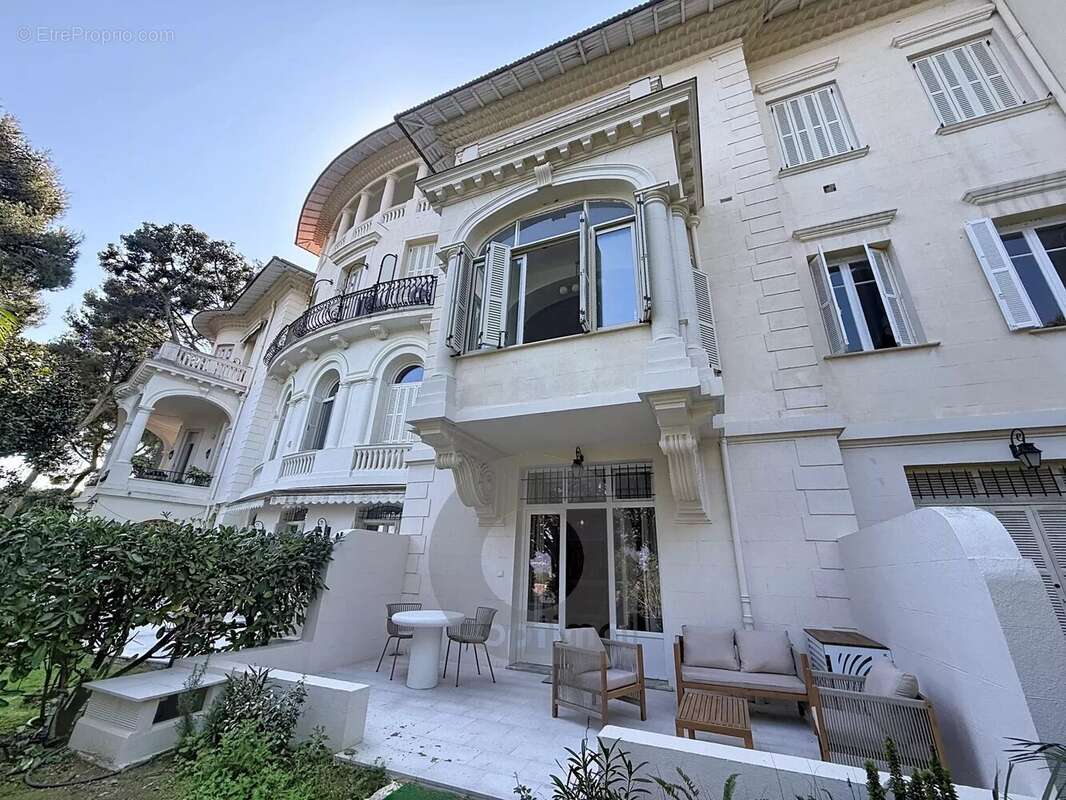Appartement à ROQUEBRUNE-CAP-MARTIN