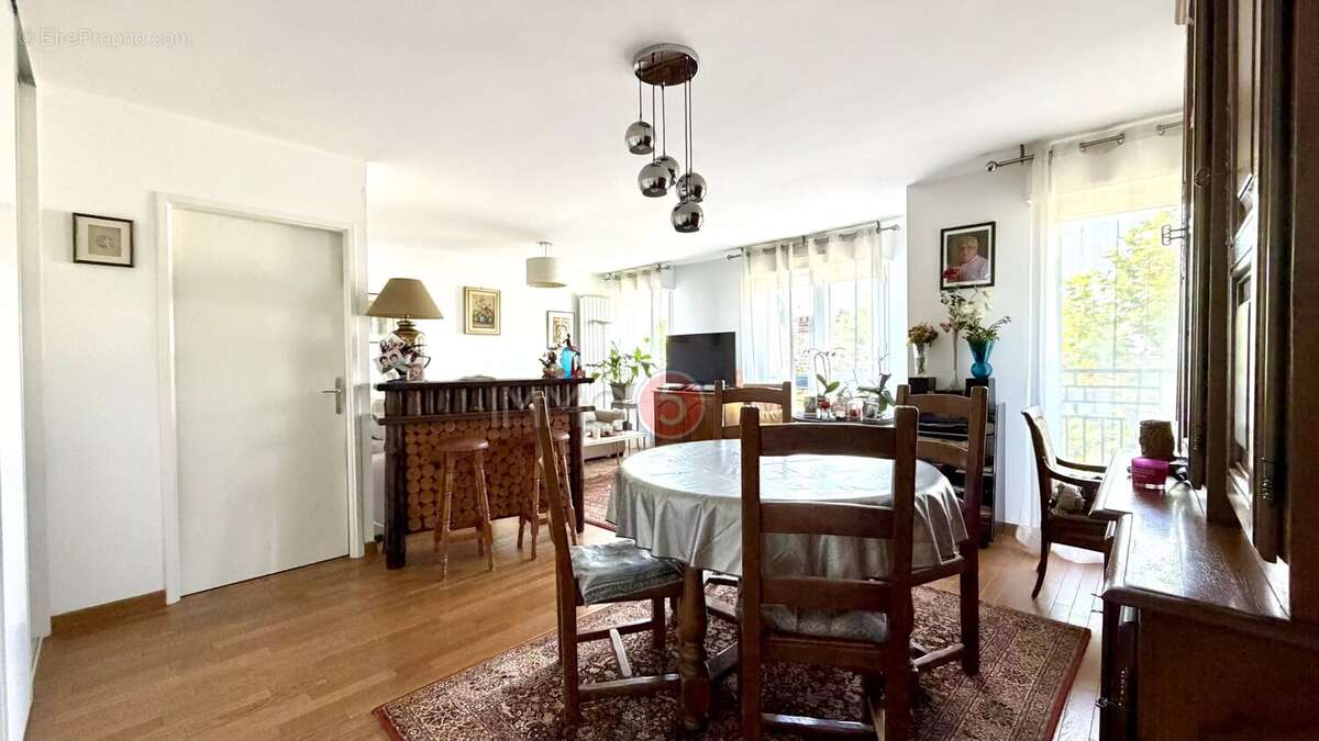 Appartement à LE RAINCY