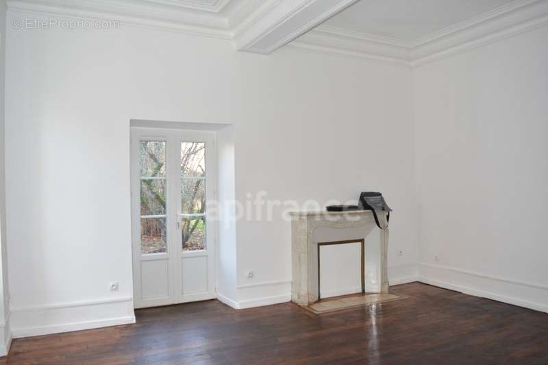 Appartement à CORBIGNY