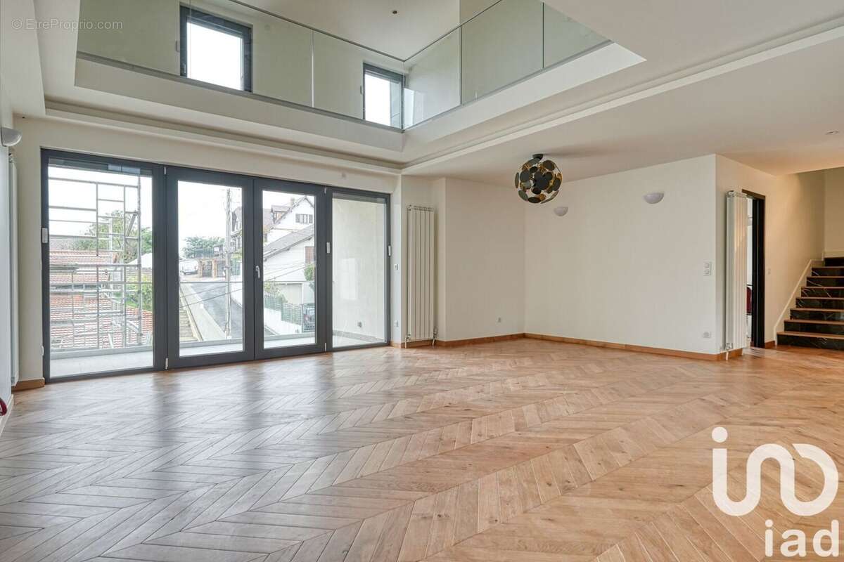 Maison 244 m² à Argenteuil  - photo 3