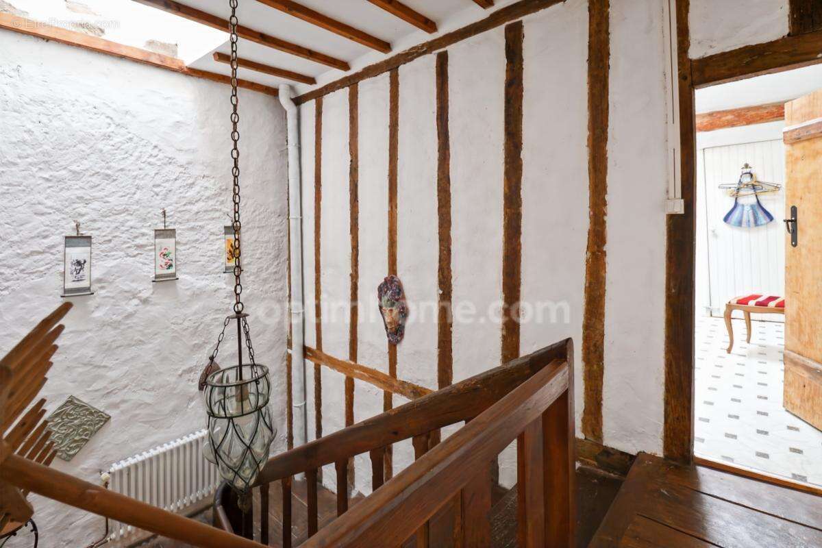 Maison de Charme et de Caractère de 353 m² - 9 Pièces - 6 Chambres sur parcelle de 662 m² - BELLAC 87300 - photo 37